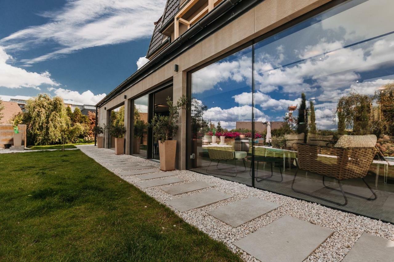 Villa Bricola - Boutique Apartments Карловы Вары Экстерьер фото